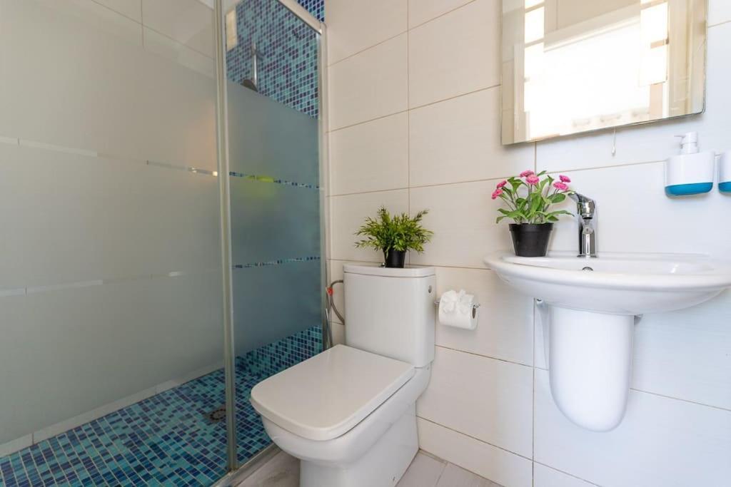 Detached 3-Story Home, Seafront And Central Playa de las Americas (Tenerife) Zewnętrze zdjęcie